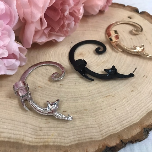 Gothic Punk Curled Cat Ear Cuff Earring - Picture 10 of 11